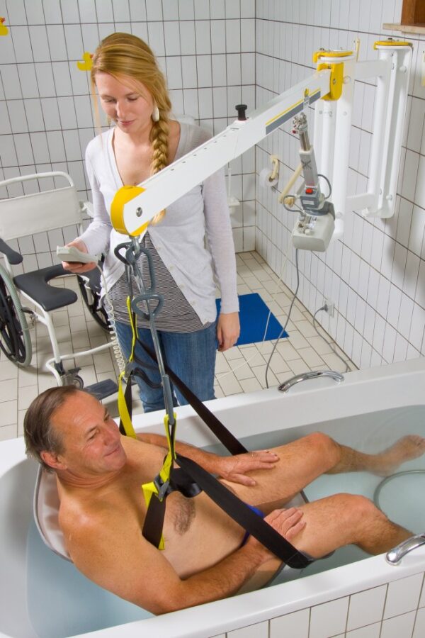 HOIST WALL MODEL 220V FOR OUTSIDE  BATHROOM